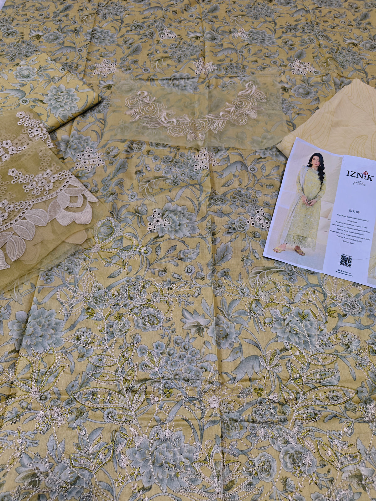 Three piece embroiderd lawn article ac1